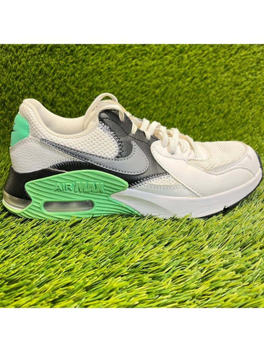 Nike Air Max Excee Womens Size 7 White Black Athletic Running Shoes Sneakers
